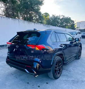 Toyota RAV4 Plug-In Hybrid 2025 Burgundy