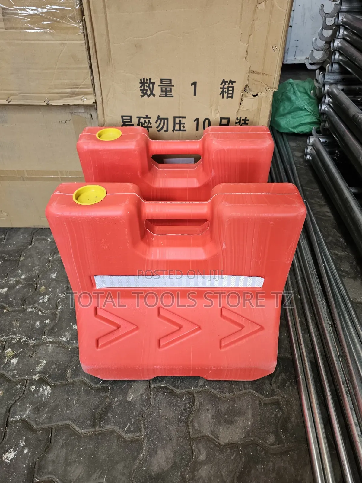 Road Barriers 50X50X11X28CM 1.5KG