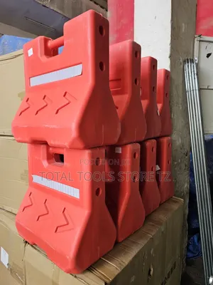 Road Barriers 50X50X11X28CM 1.5KG