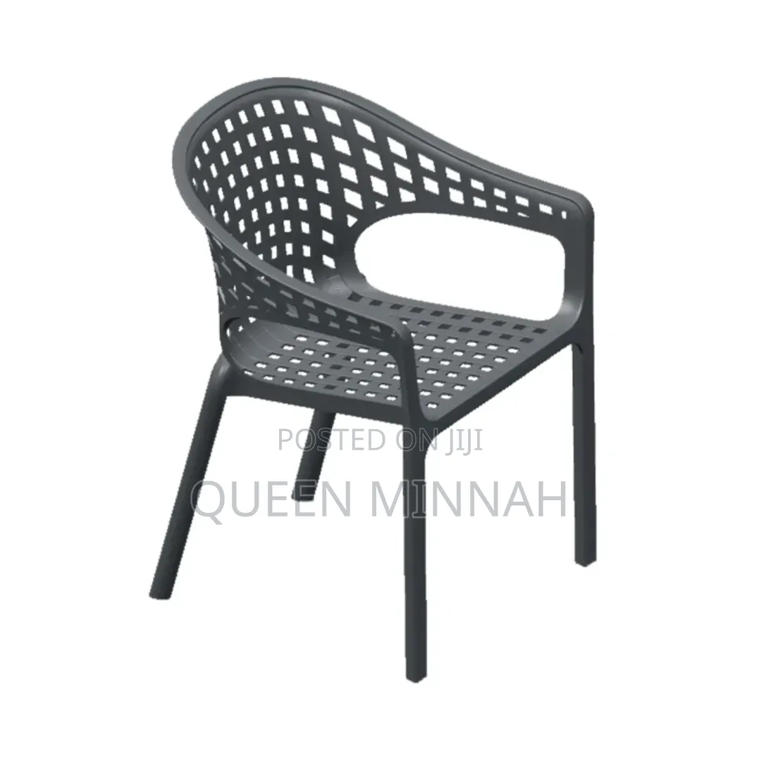 Round Mable Table With Two Chairs