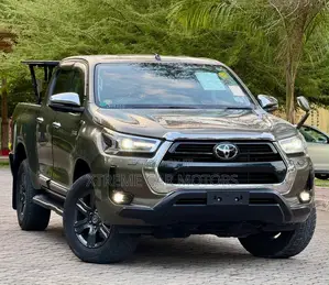 Toyota Hilux 2022 Gray