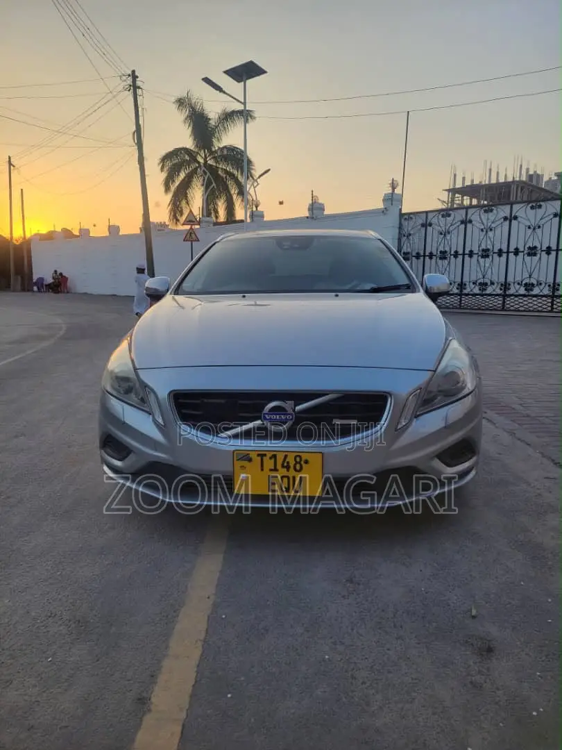 Volvo V60 2012 Silver