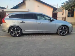 Volvo V60 2012 Silver