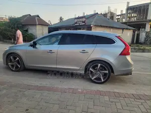 Volvo V60 2012 Silver