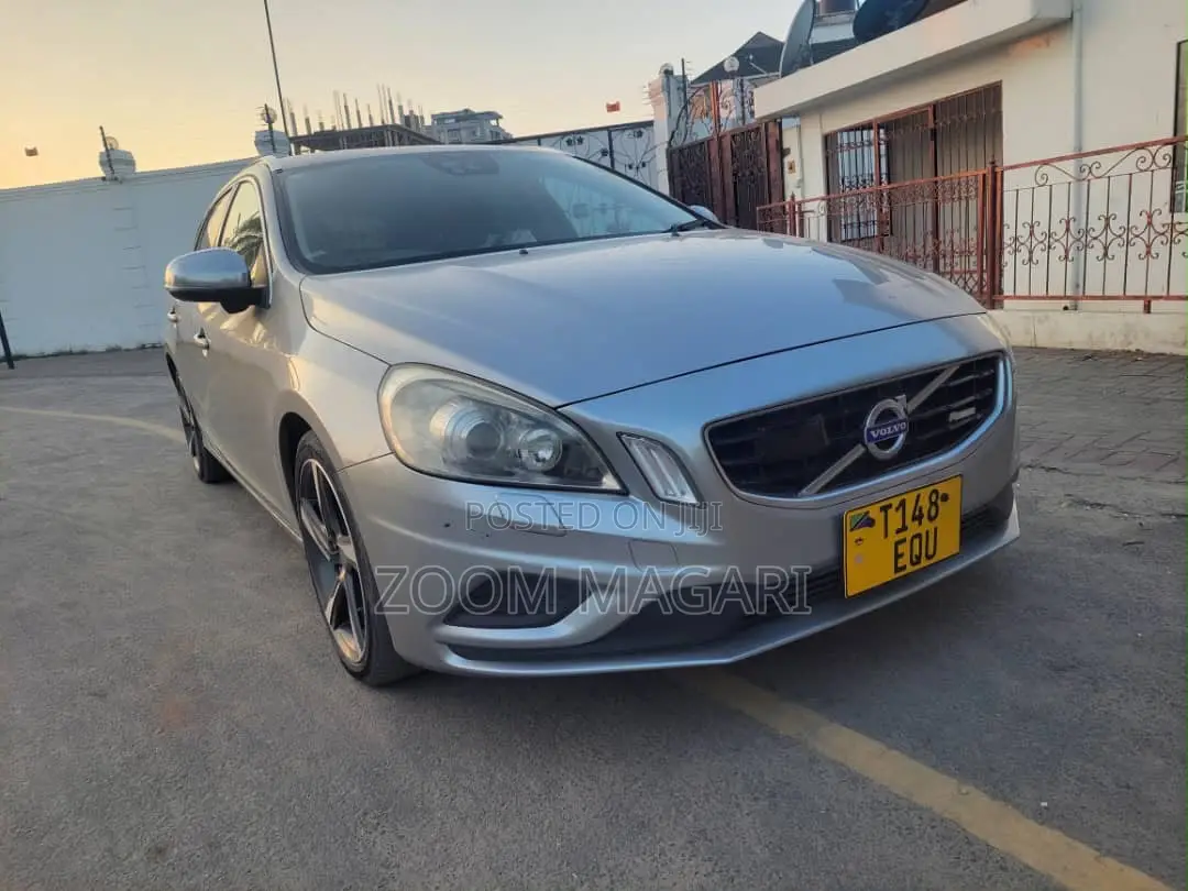 Volvo V60 2012 Silver