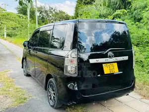 Toyota Voxy Trans-X 2WD 5-Seater 2010 Black