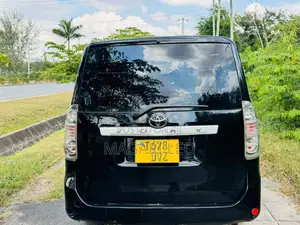 Toyota Voxy Trans-X 2WD 5-Seater 2010 Black