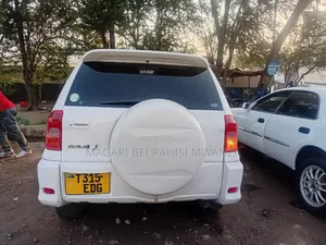 Toyota RAV4 2005 White