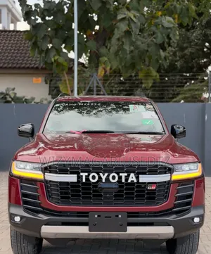 New Toyota Land Cruiser 2025 Red