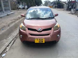 Toyota IST 2007 Pink
