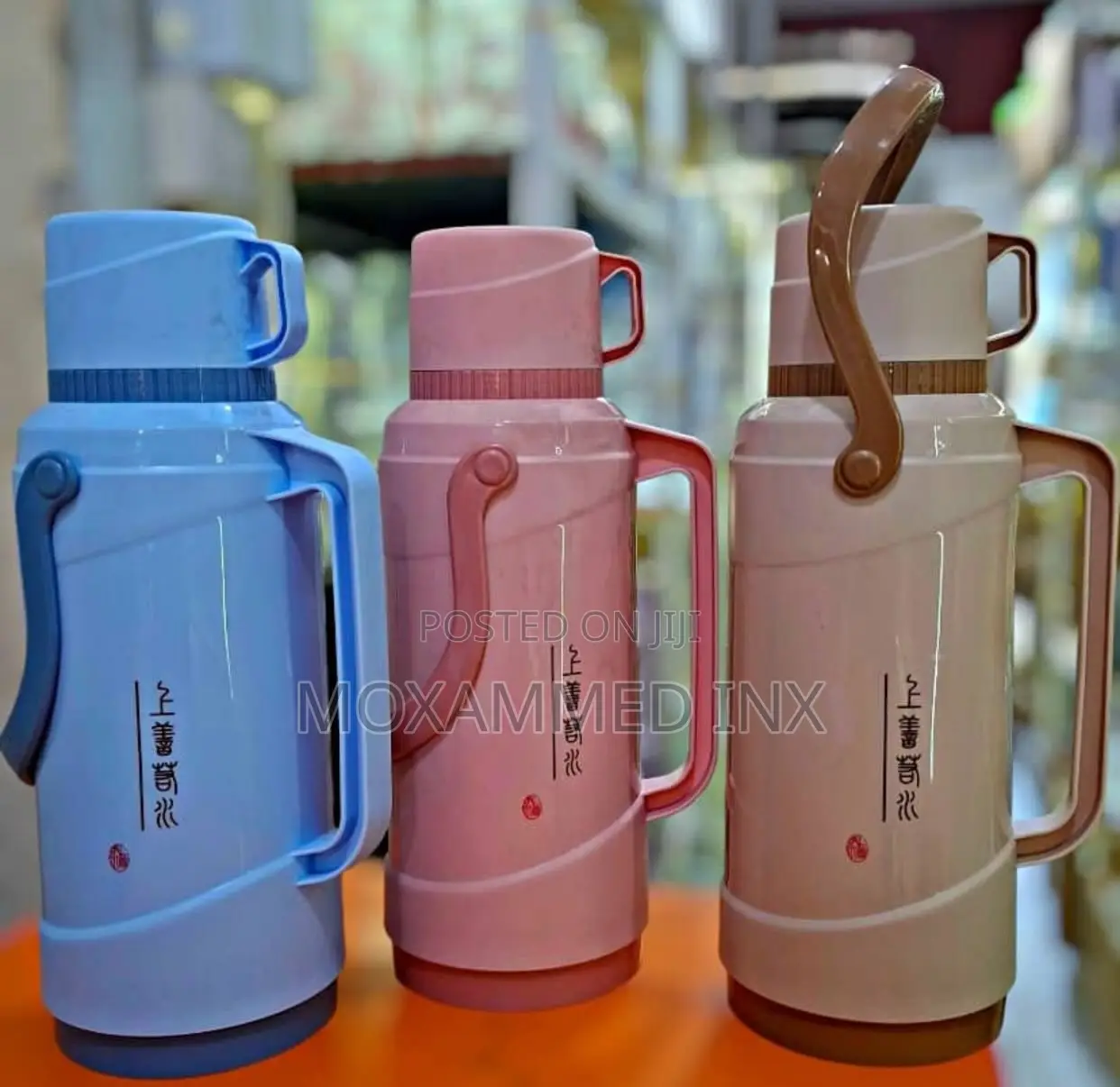 Large Capacity Vacuum Flasks 3.5Lfeaturing Sturdy Side Handles.