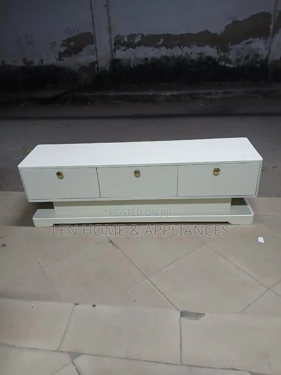 Showcase Nzuri Kabisa Futi 5 Color White