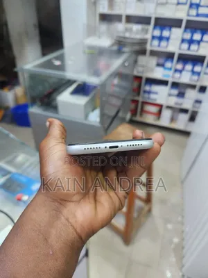 Apple iPhone 11 128 GB White