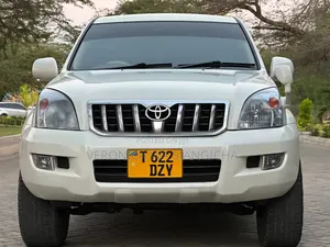 Toyota Land Cruiser Prado 2006 White