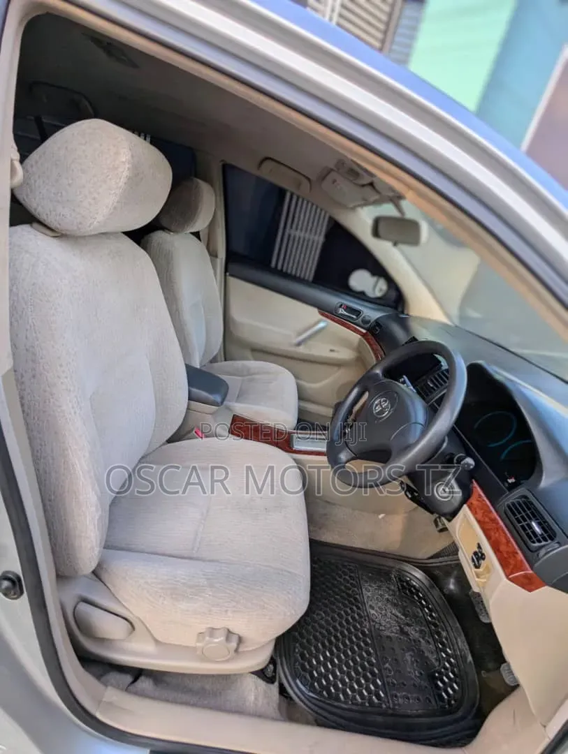 Toyota Premio 2005 Silver