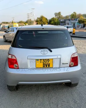 Toyota IST 2005 Silver