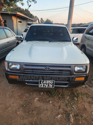 Toyota Hilux 2.5 Cab 2005 White