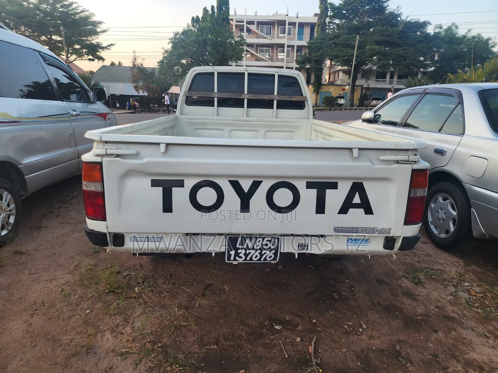 Toyota Hilux 2.5 Cab 2005 White