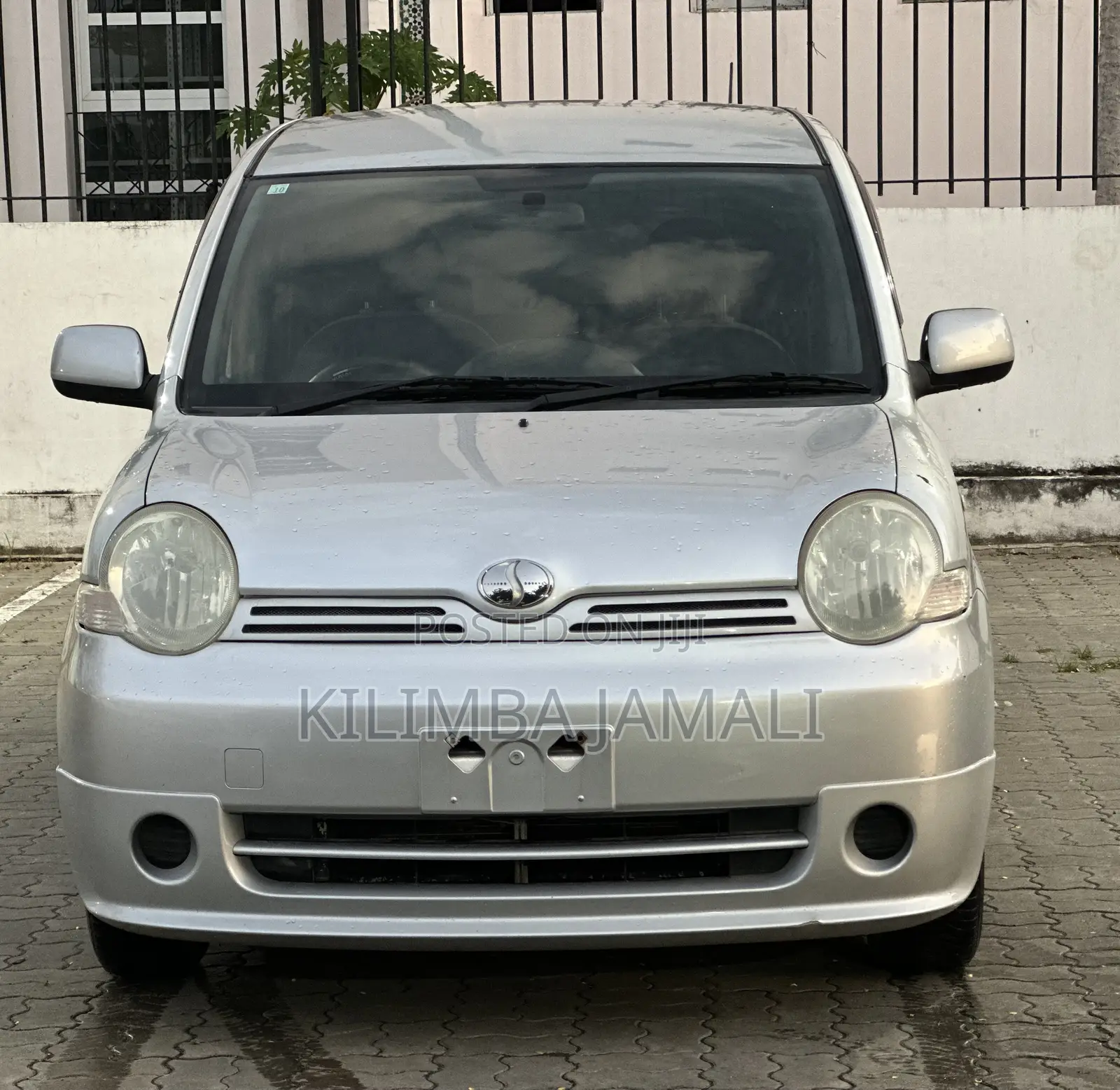 Toyota Sienta 2005 Silver
