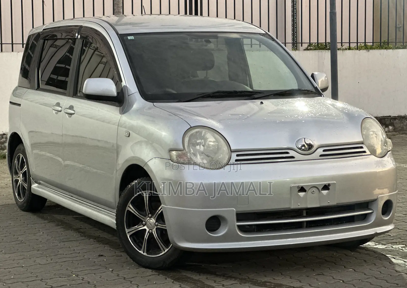 Toyota Sienta 2005 Silver