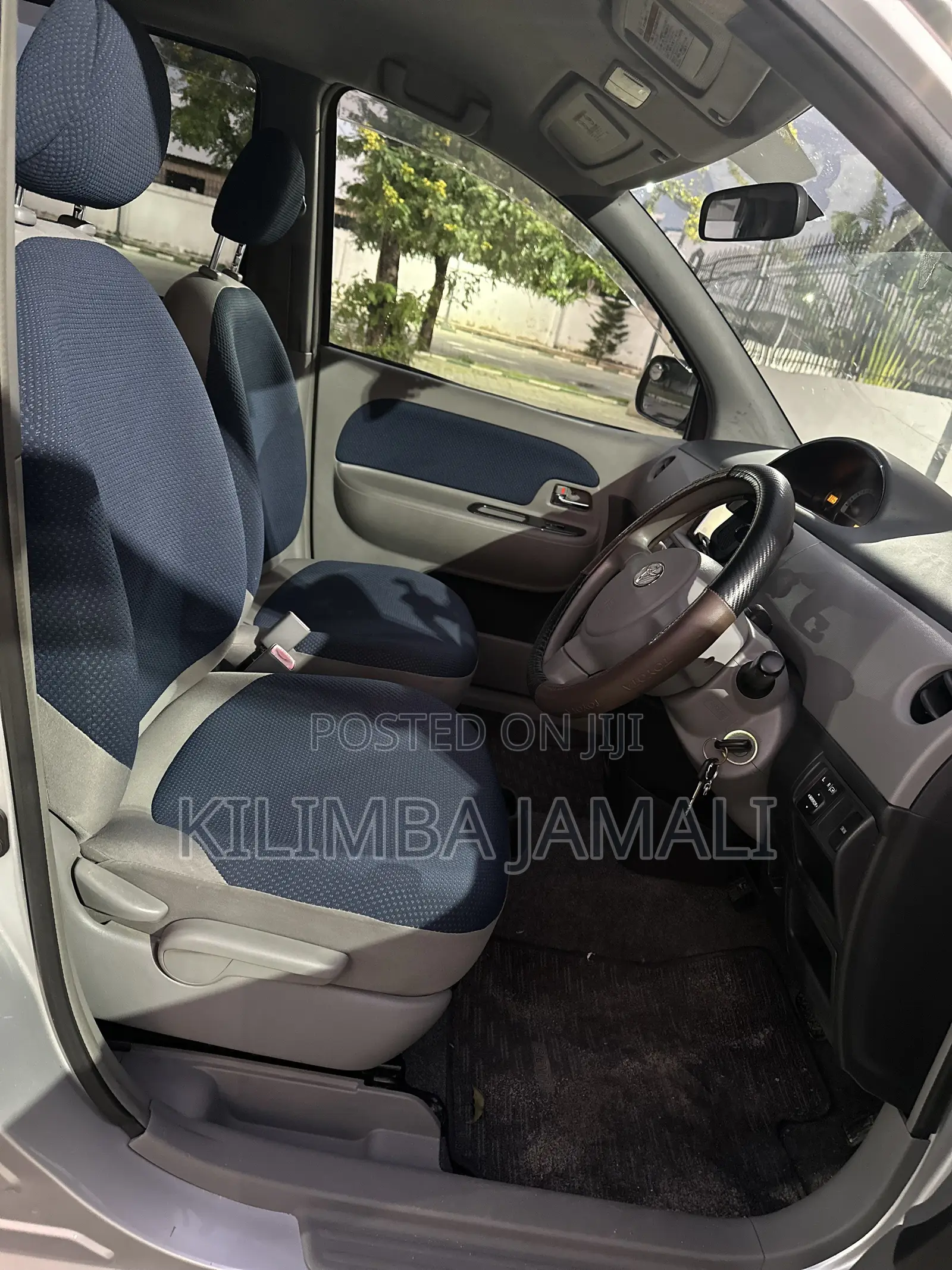 Toyota Sienta 2005 Silver