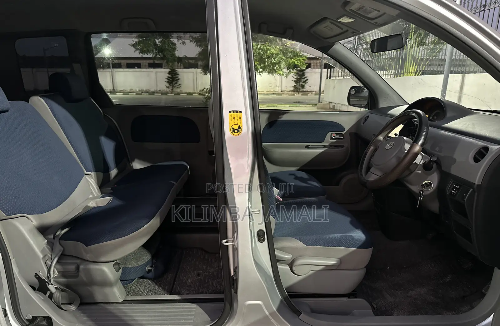 Toyota Sienta 2005 Silver