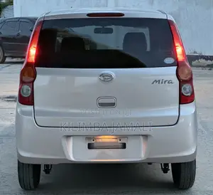 Daihatsu Mira 2010 Gold