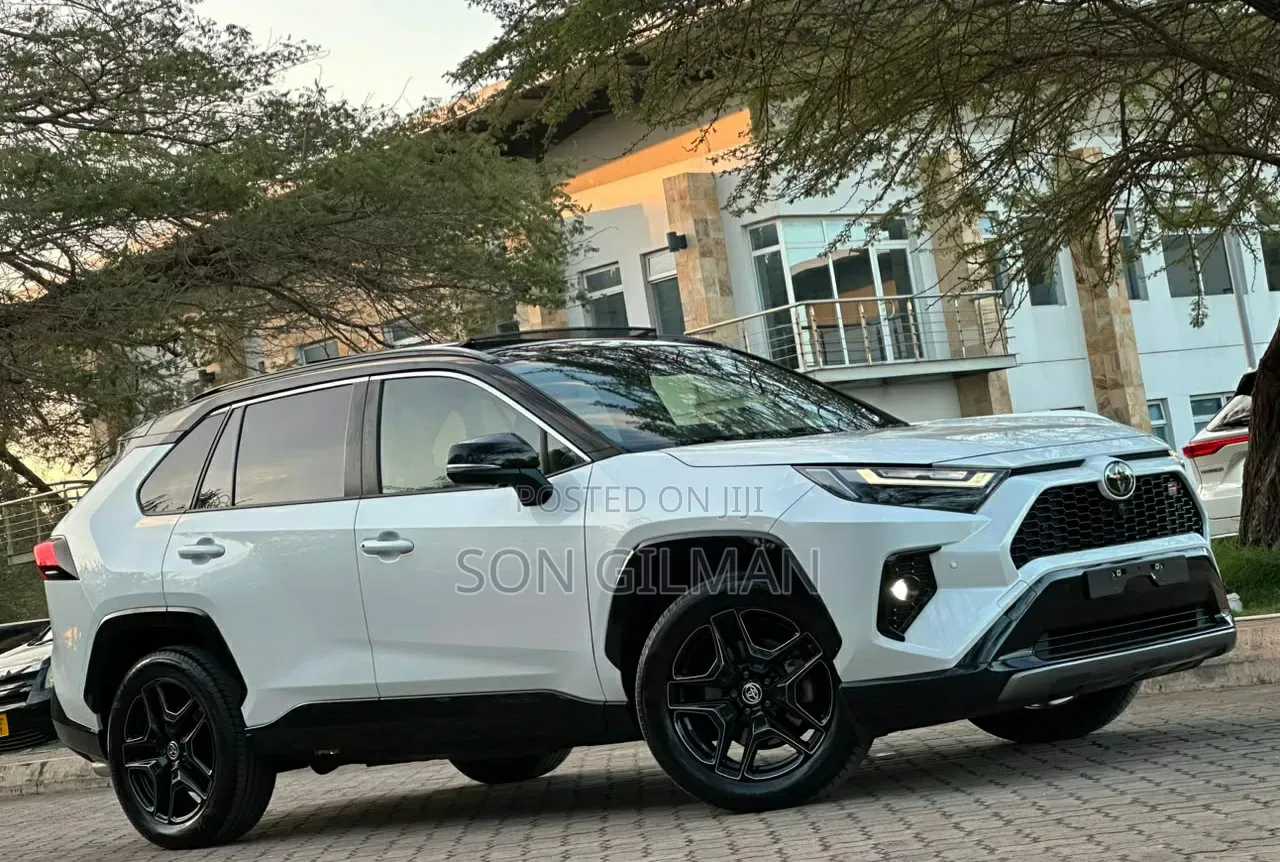 Toyota RAV4 Hybrid 2024 White