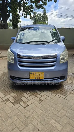 Toyota Noah 2009 Blue