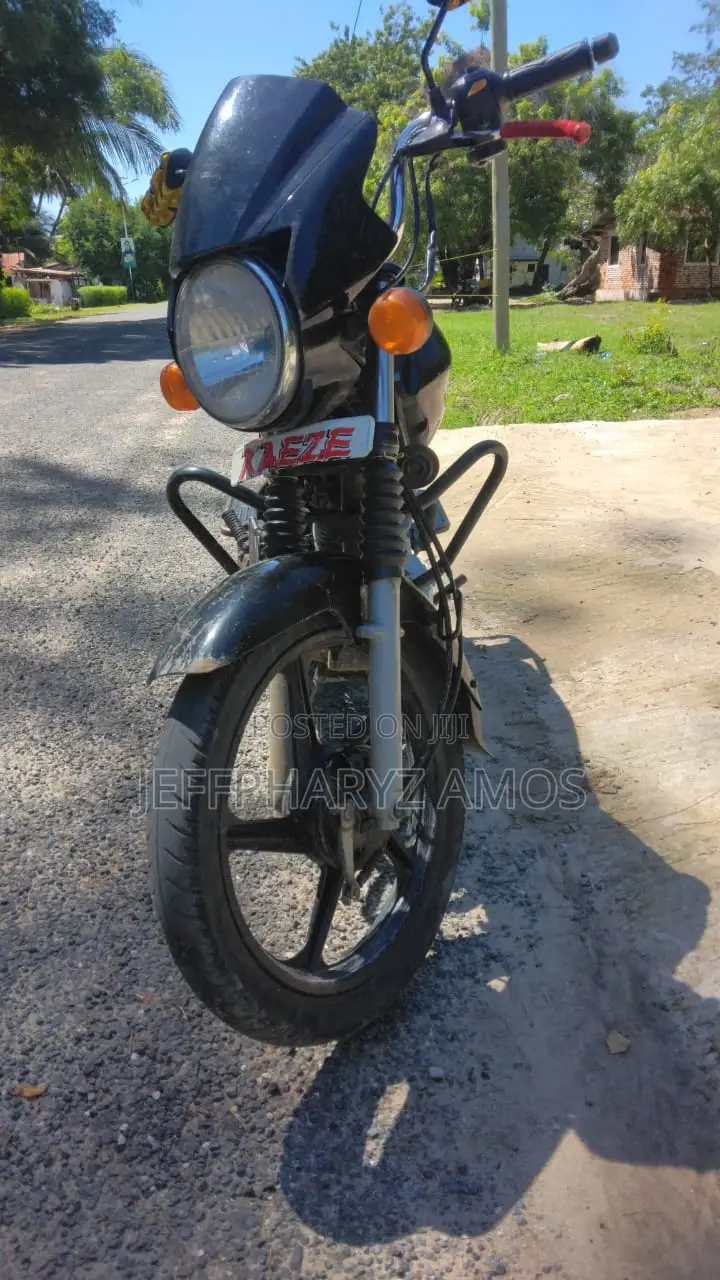 TVS HLX 125 2024 Black