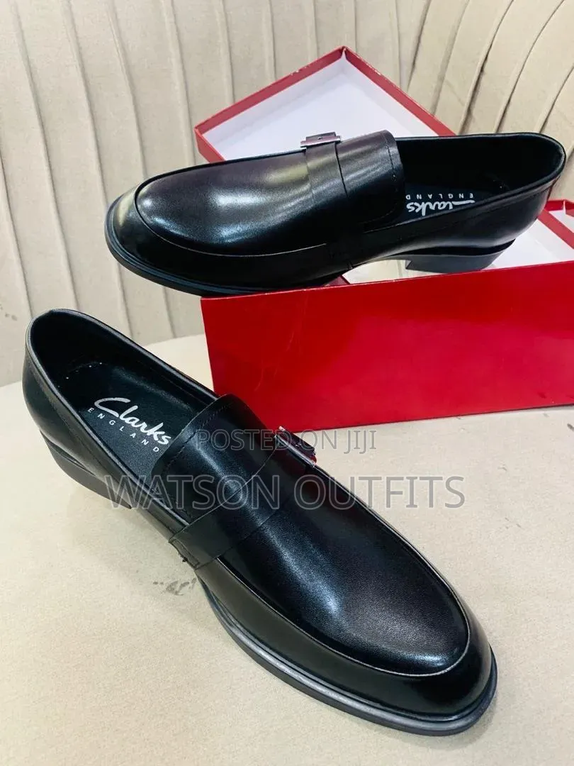 2 Colours Clarks Brand Men's Leather Footwears or Shoes Nice Design