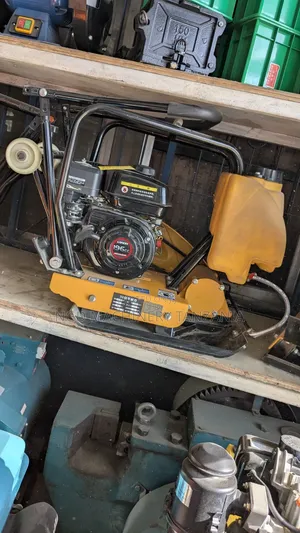 Petrol Plate Compactor