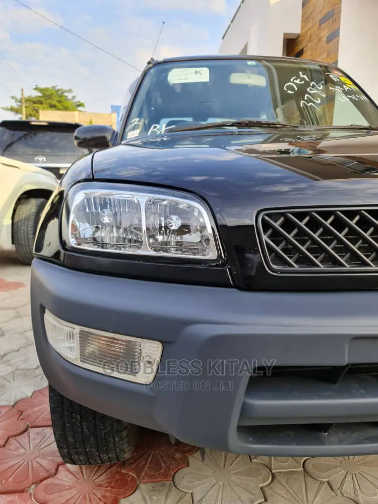 Toyota RAV4 1999 Black