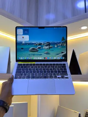 New Laptop Apple MacBook Air 2022 M2 8GB Apple M4 SSD 256GB