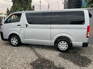 Toyota HiAce 2006 Silver