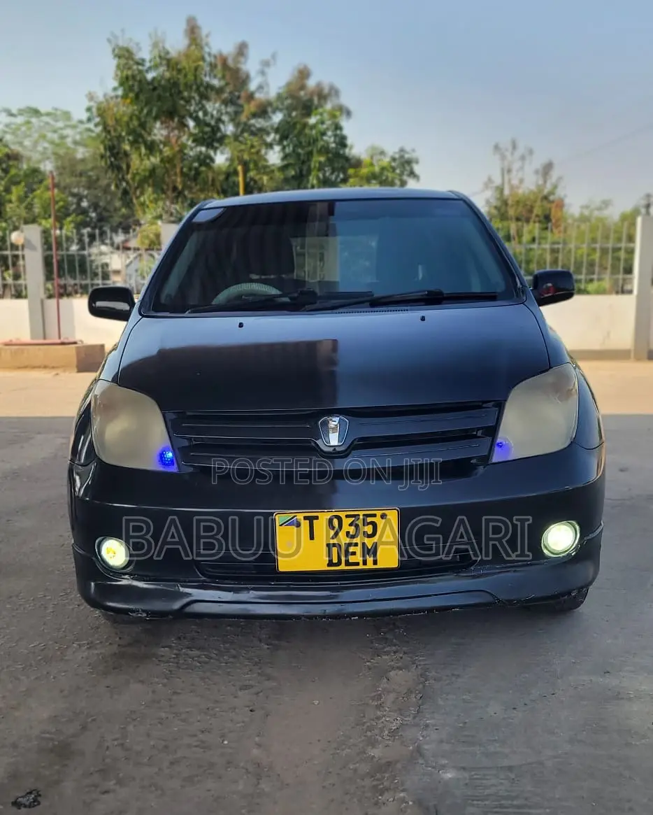 Toyota IST 2004 Black