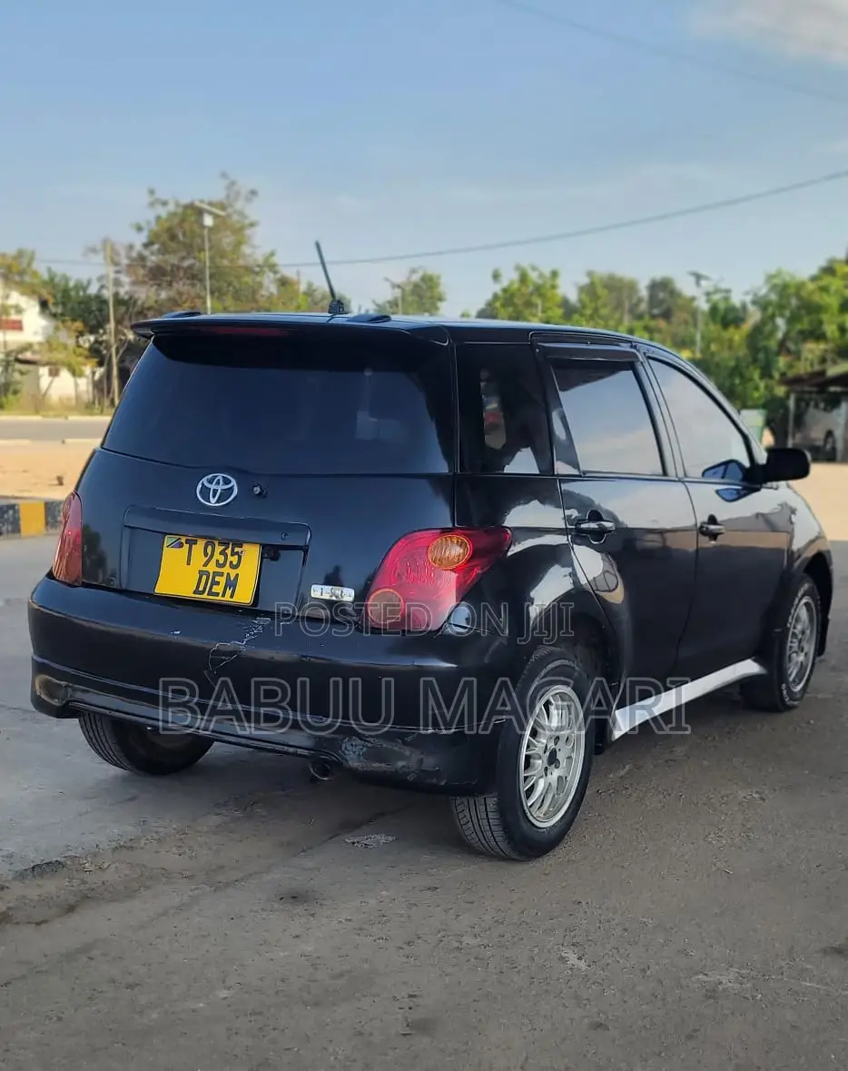 Toyota IST 2004 Black