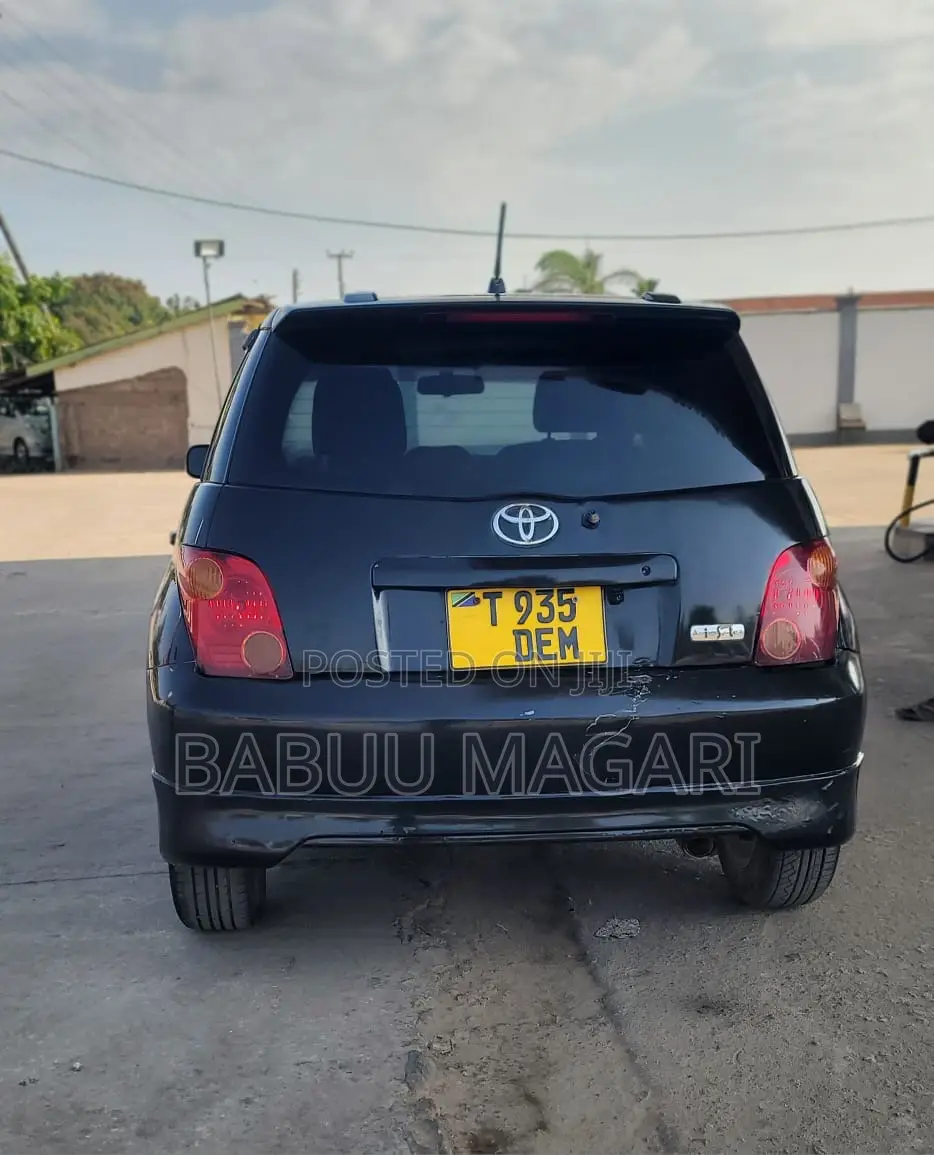 Toyota IST 2004 Black
