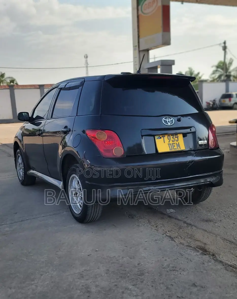 Toyota IST 2004 Black