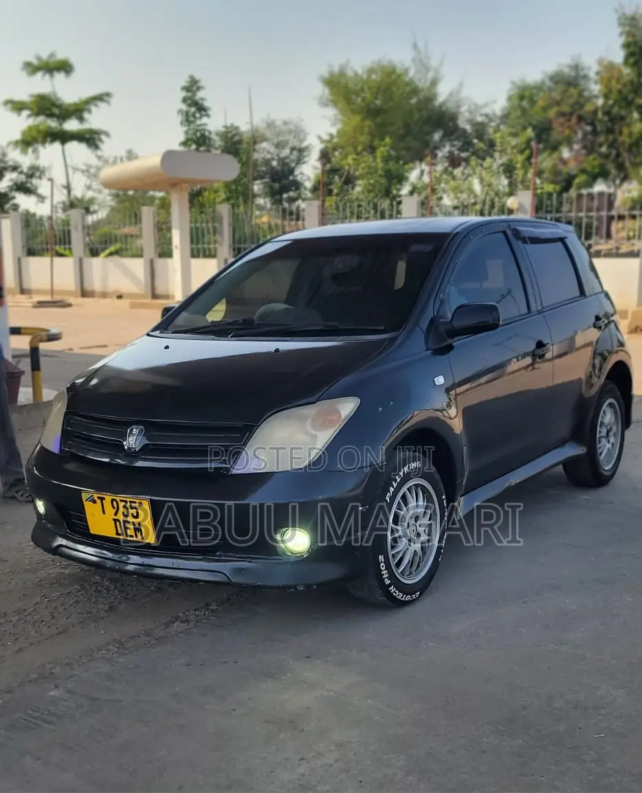 Toyota IST 2004 Black