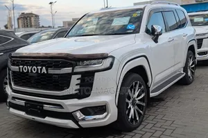 Toyota Land Cruiser 2023 White