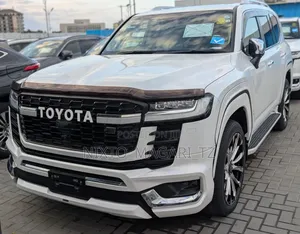 Toyota Land Cruiser 2023 White