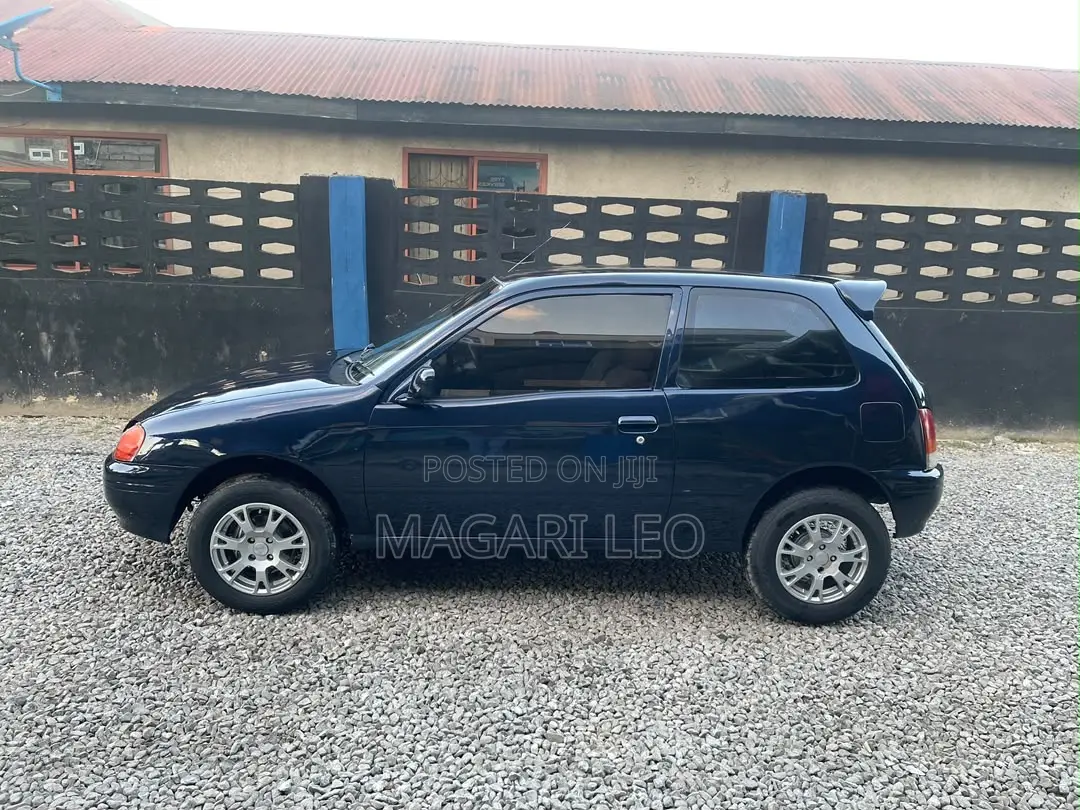 Toyota Starlet 2000 Blue