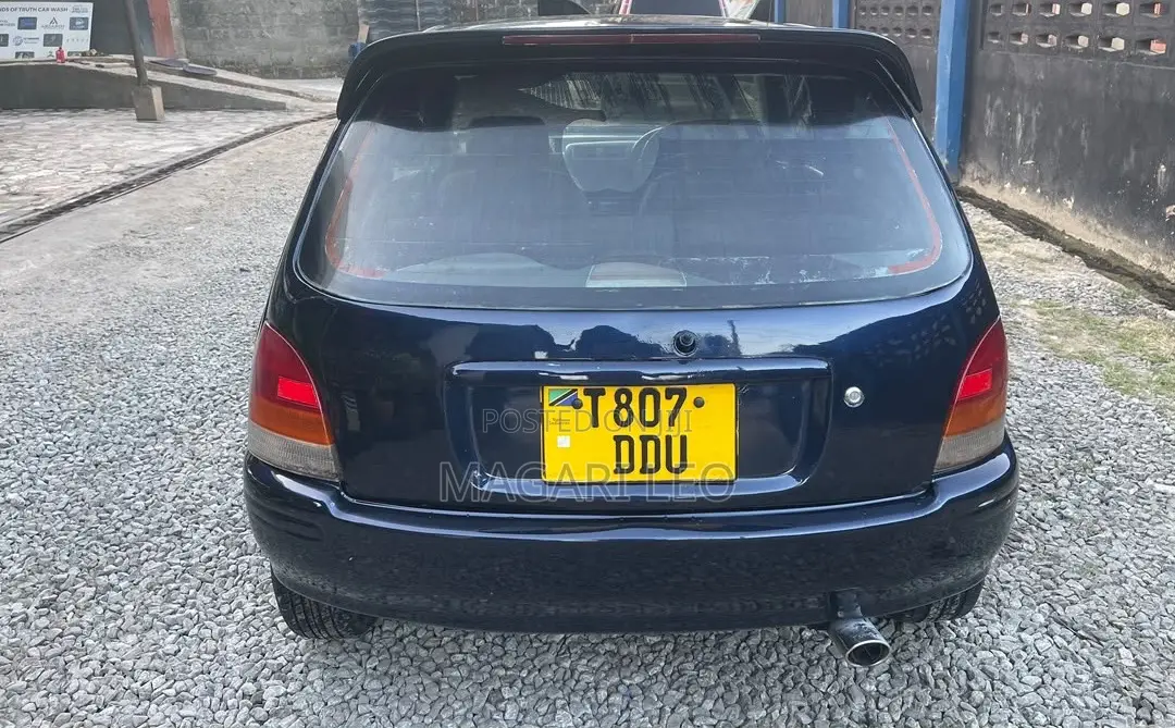 Toyota Starlet 2000 Blue
