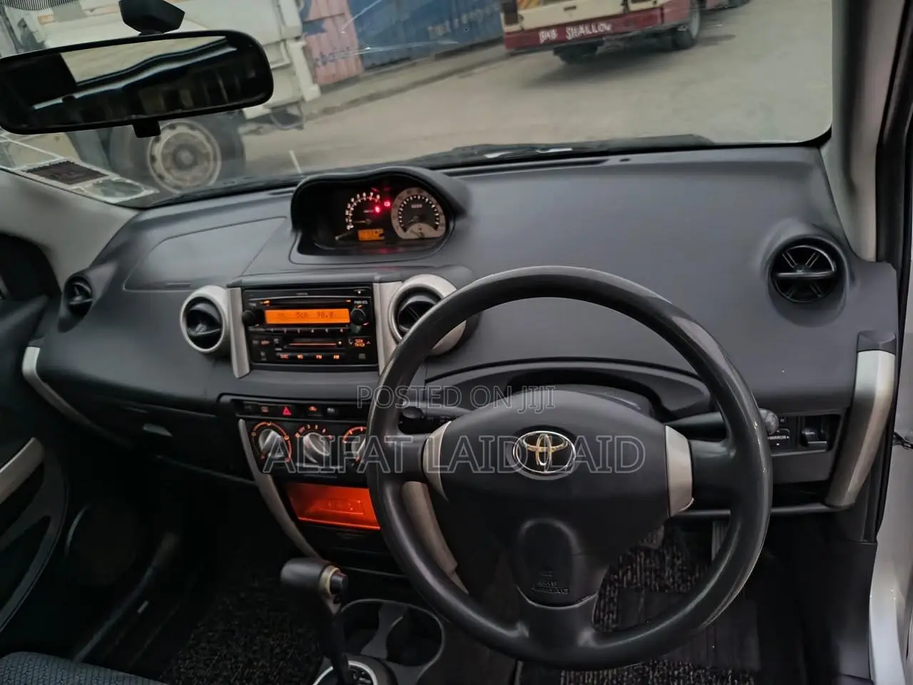Toyota IST 2004 Silver