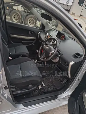 Toyota IST 2004 Silver