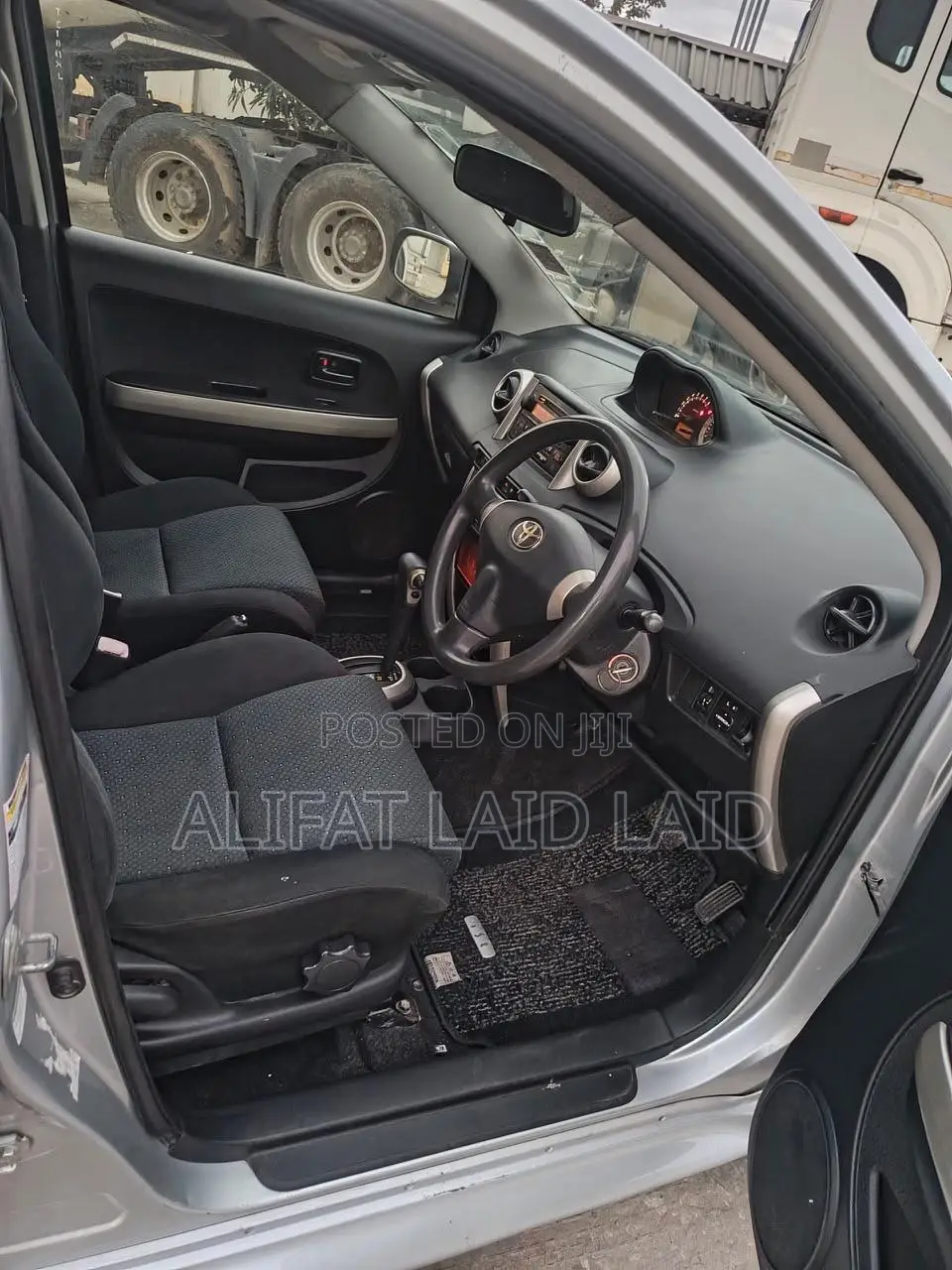 Toyota IST 2004 Silver