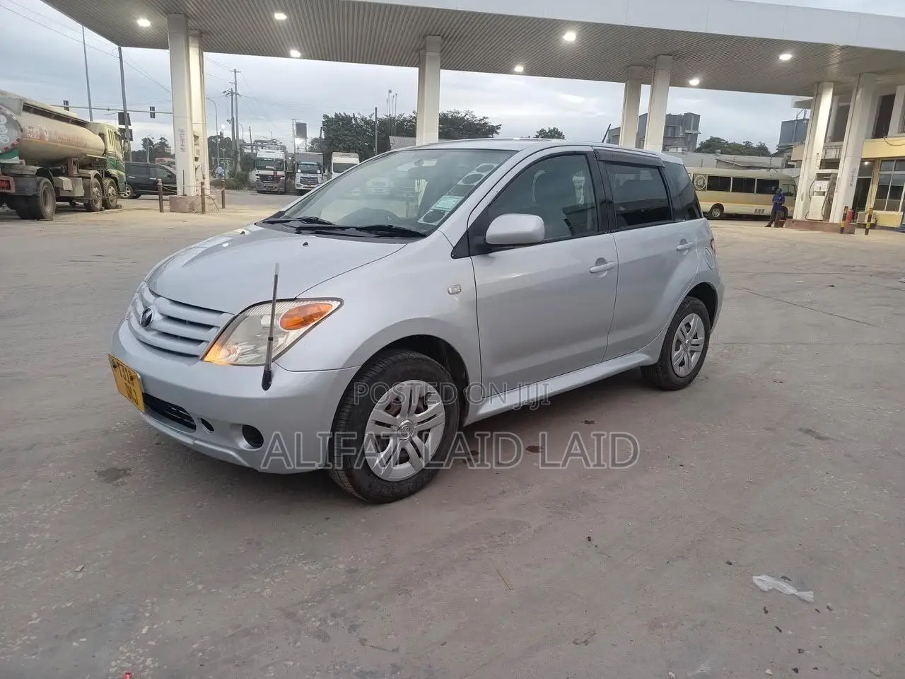 Toyota IST 2004 Silver