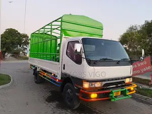 Mitsubishi Canter Tani 3 Na Nusu