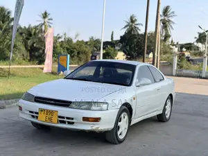 Toyota Corolla 2000 White